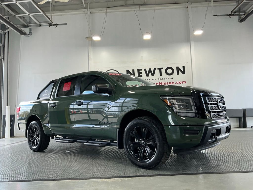 Used 2024 Nissan Titan SV w/ SV Bronze Edition Package image 22