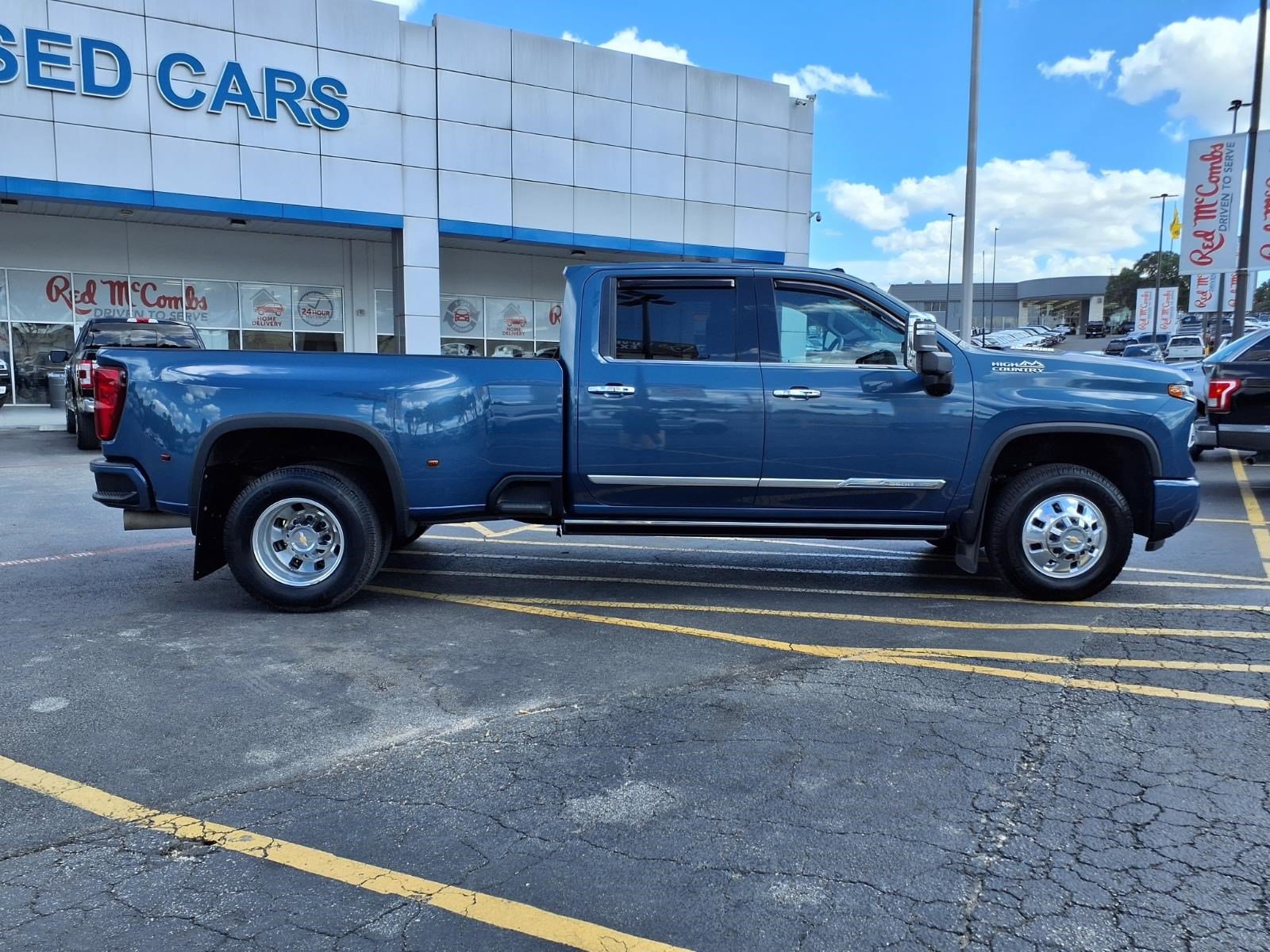 Used 2024 Chevrolet Silverado 3500 High Country w/ High Country Premium Package AWD/4WD image 5