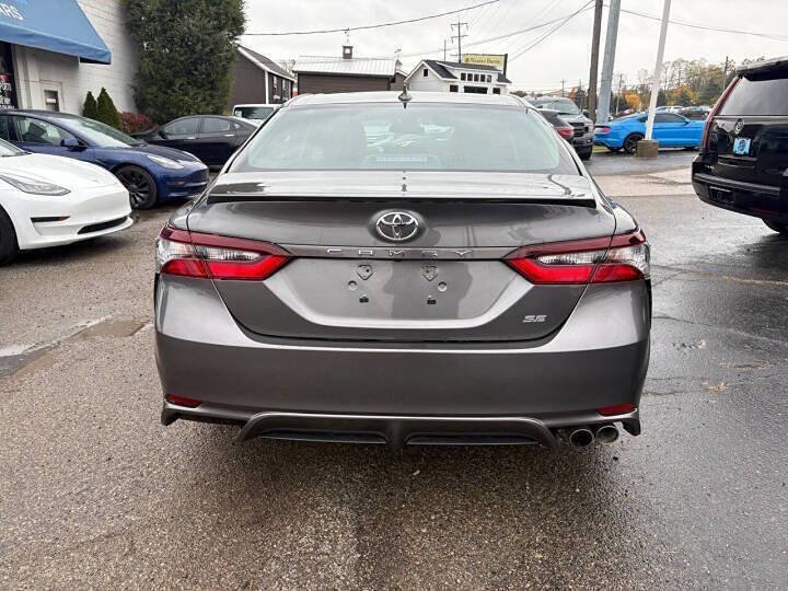 Used 2024 Toyota Camry SE FWD image 7