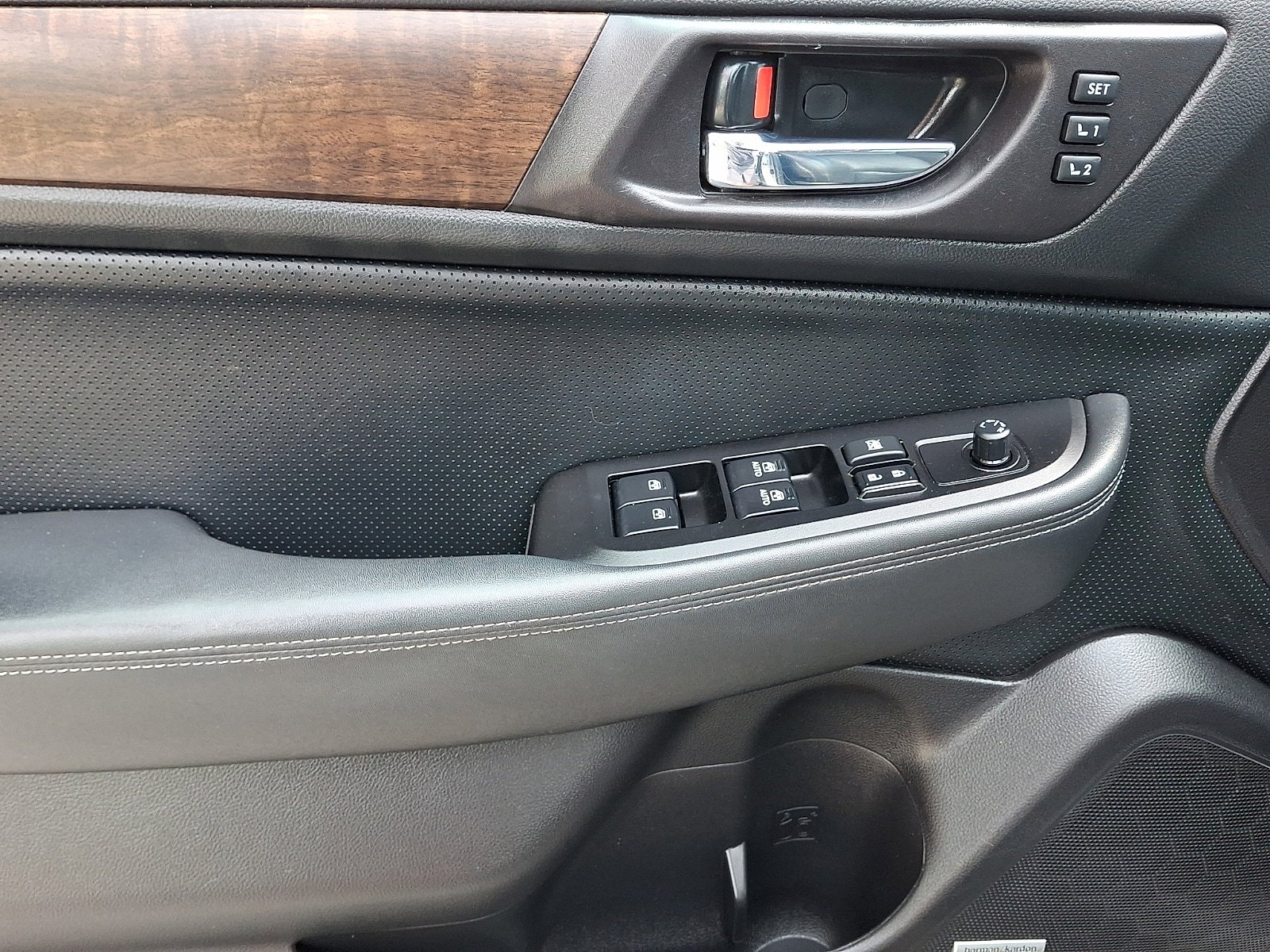 Used 2017 Subaru Outback 2.5i Limited AWD/4WD image 12