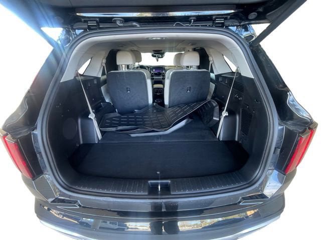 Used 2023 Kia Sorento SX Prestige image 19