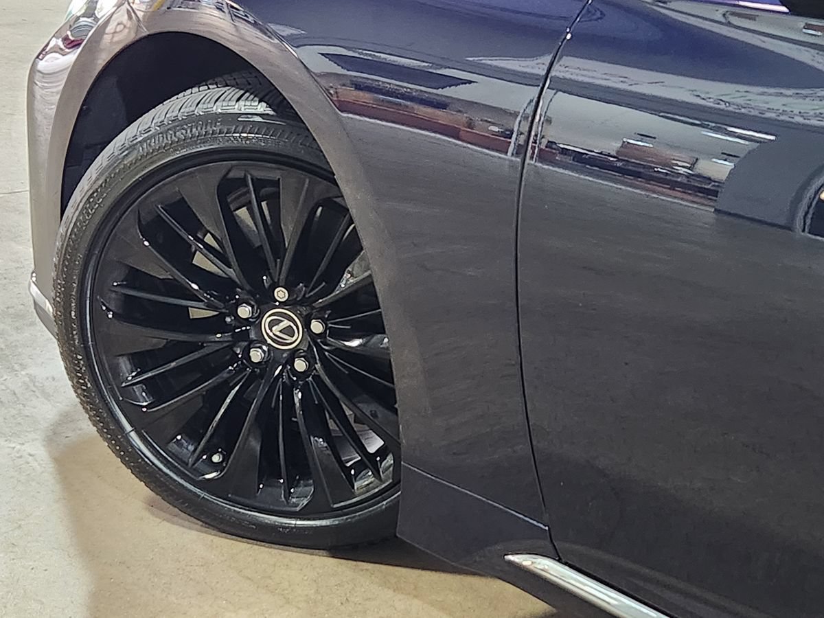 Used 2022 Lexus LS 500 w/ Interior Upgrade Package RWD image 23