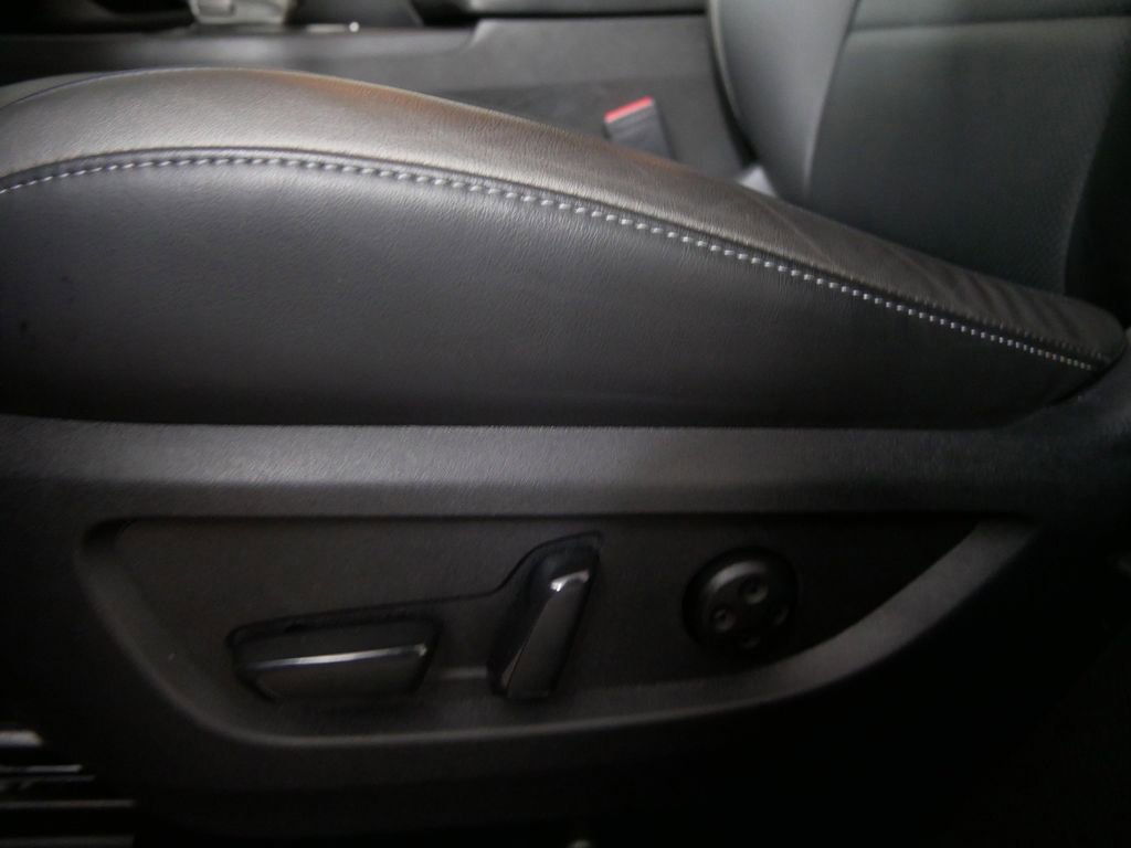 Used 2025 INFINITI QX55 Luxe w/ Cargo Package image 17