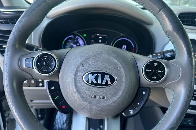 Used 2015 Kia Soul EV image 25