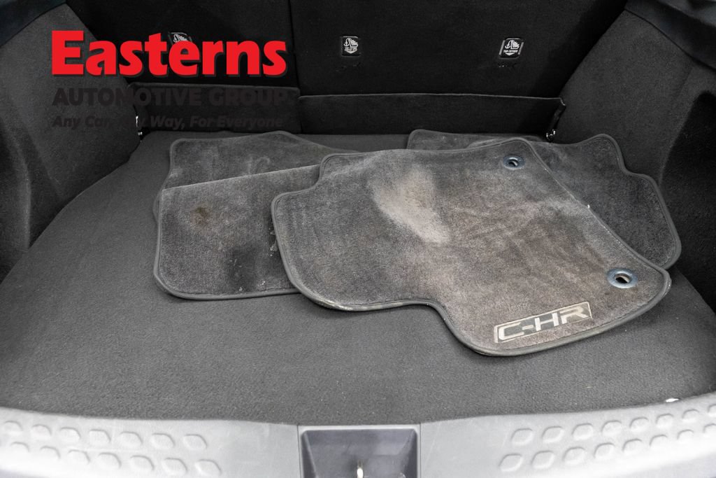 Used 2018 Toyota C-HR XLE FWD image 9