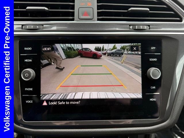 Used 2023 Volkswagen Tiguan SE w/ Panoramic Sunroof Package AWD/4WD image 27