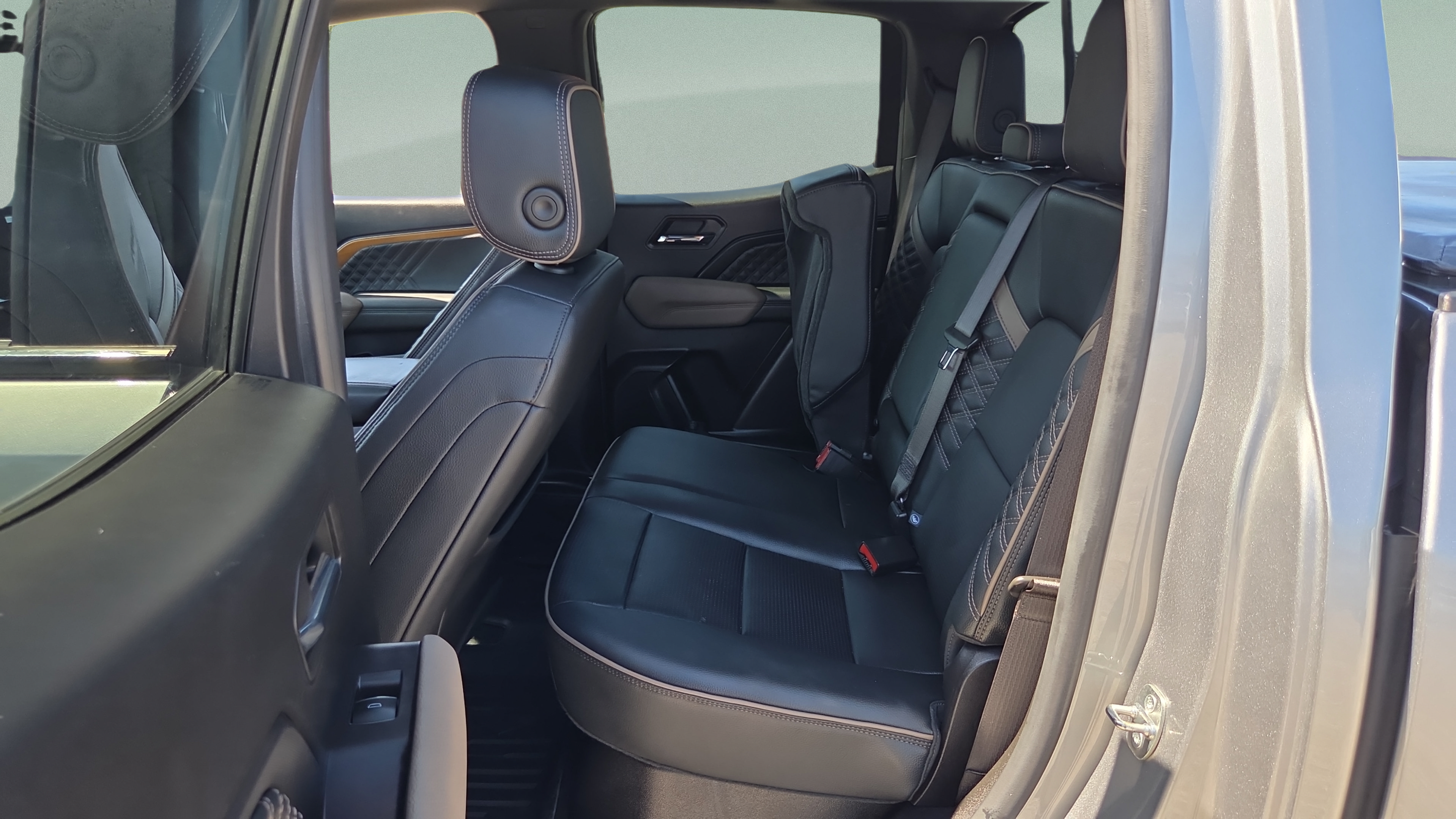 Used 2023 GMC Canyon Denali AWD/4WD image 10