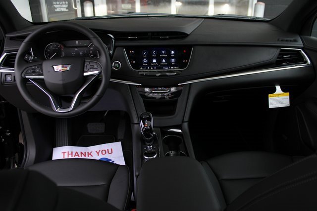 New 2025 Cadillac XT6 Luxury image 36