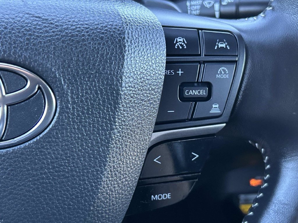 Used 2025 Toyota Camry SE FWD image 30