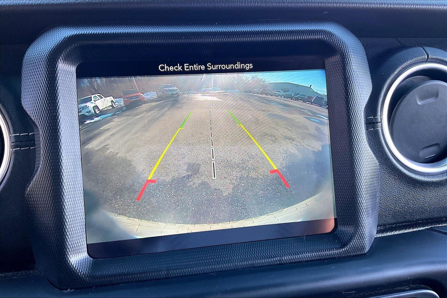 Used 2019 Jeep Wrangler Unlimited Sahara w/ Advanced Safety Group image 19