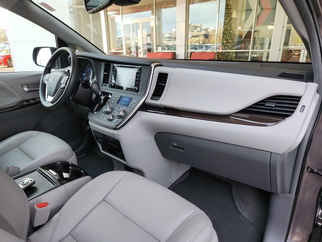 Used 2019 Toyota Sienna XLE Premium image 29