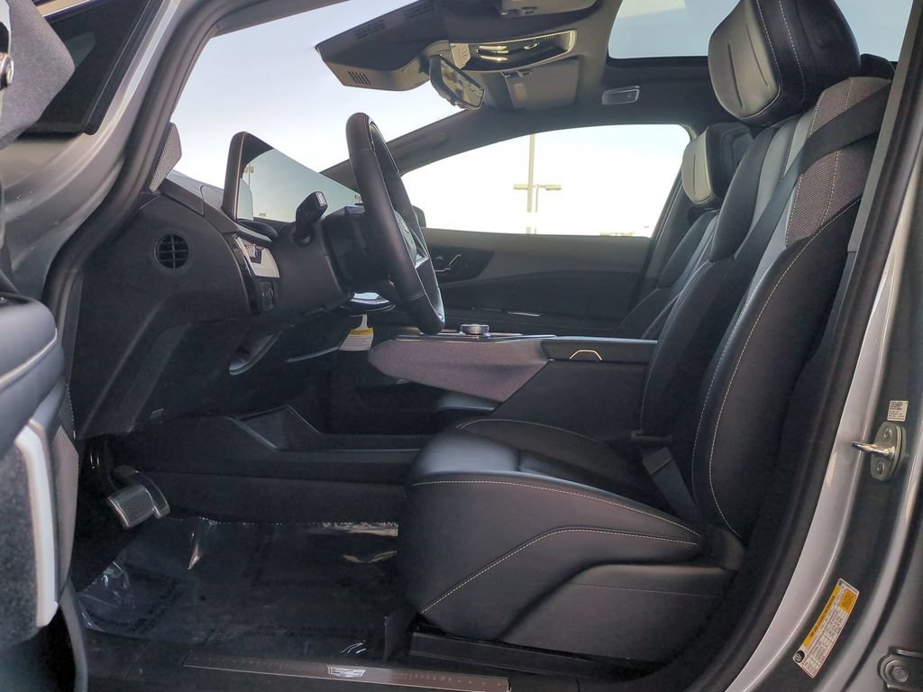 Used 2026 Cadillac Optiq Luxury 1 RWD image 23