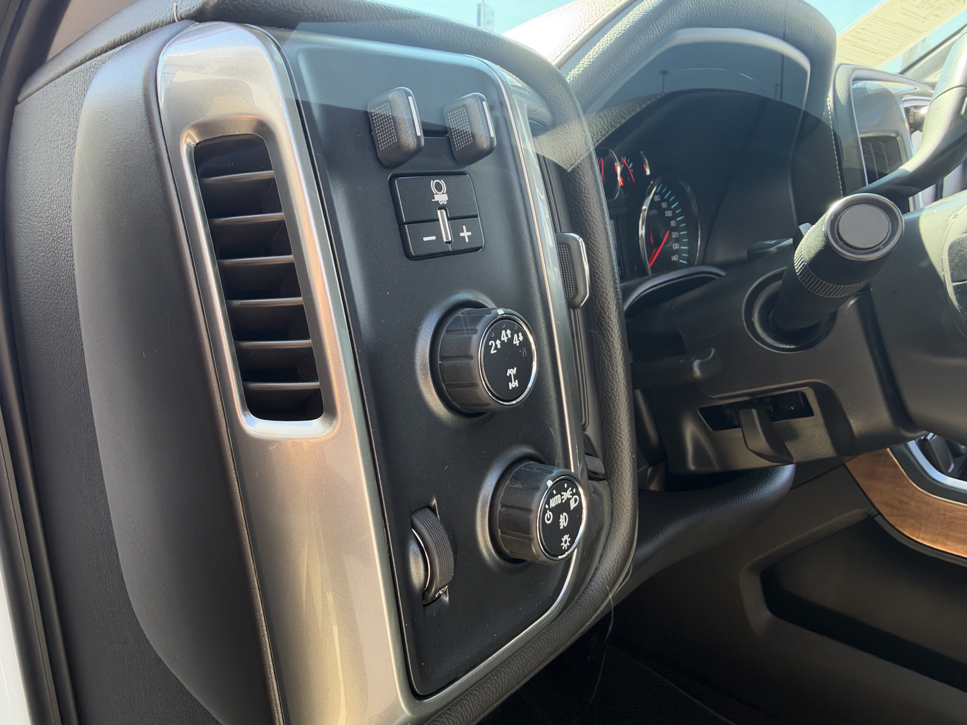 Used 2018 Chevrolet Silverado 3500 LTZ w/ Duramax Plus Package AWD/4WD image 38