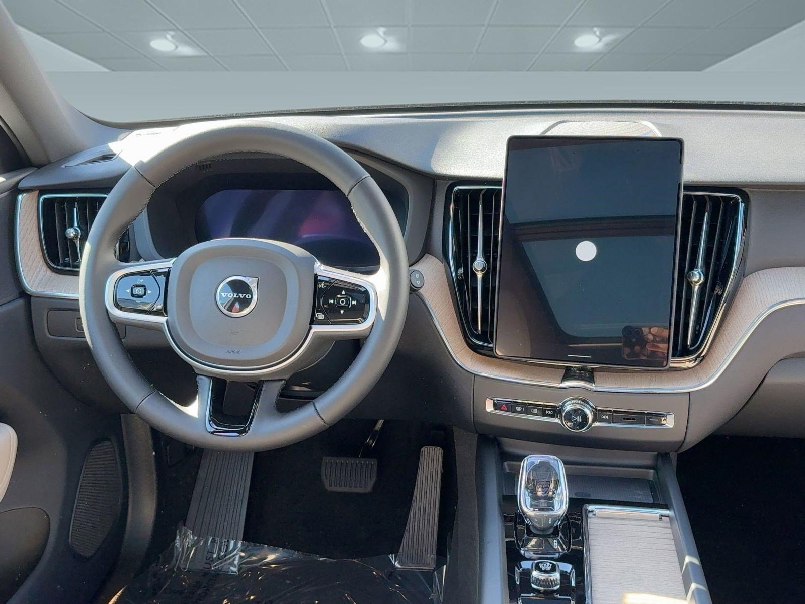 New 2026 Volvo XC60 B5 Plus w/ Climate Package image 28