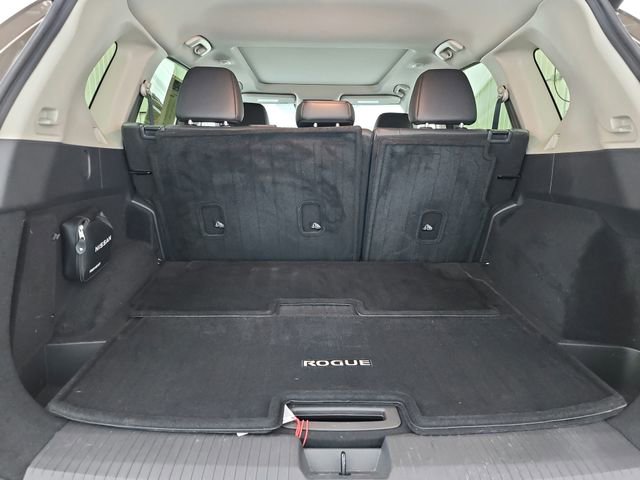 Used 2025 Nissan Rogue SV w/ SV Premium Package image 46