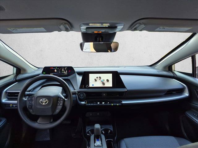 Certified 2025 Toyota Prius LE FWD image 18