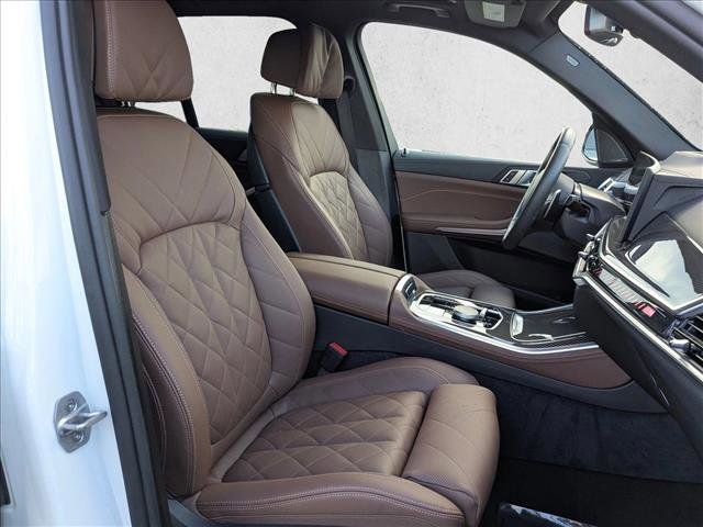 Used 2025 BMW X5 M60i w/ Climate Comfort Package image 25