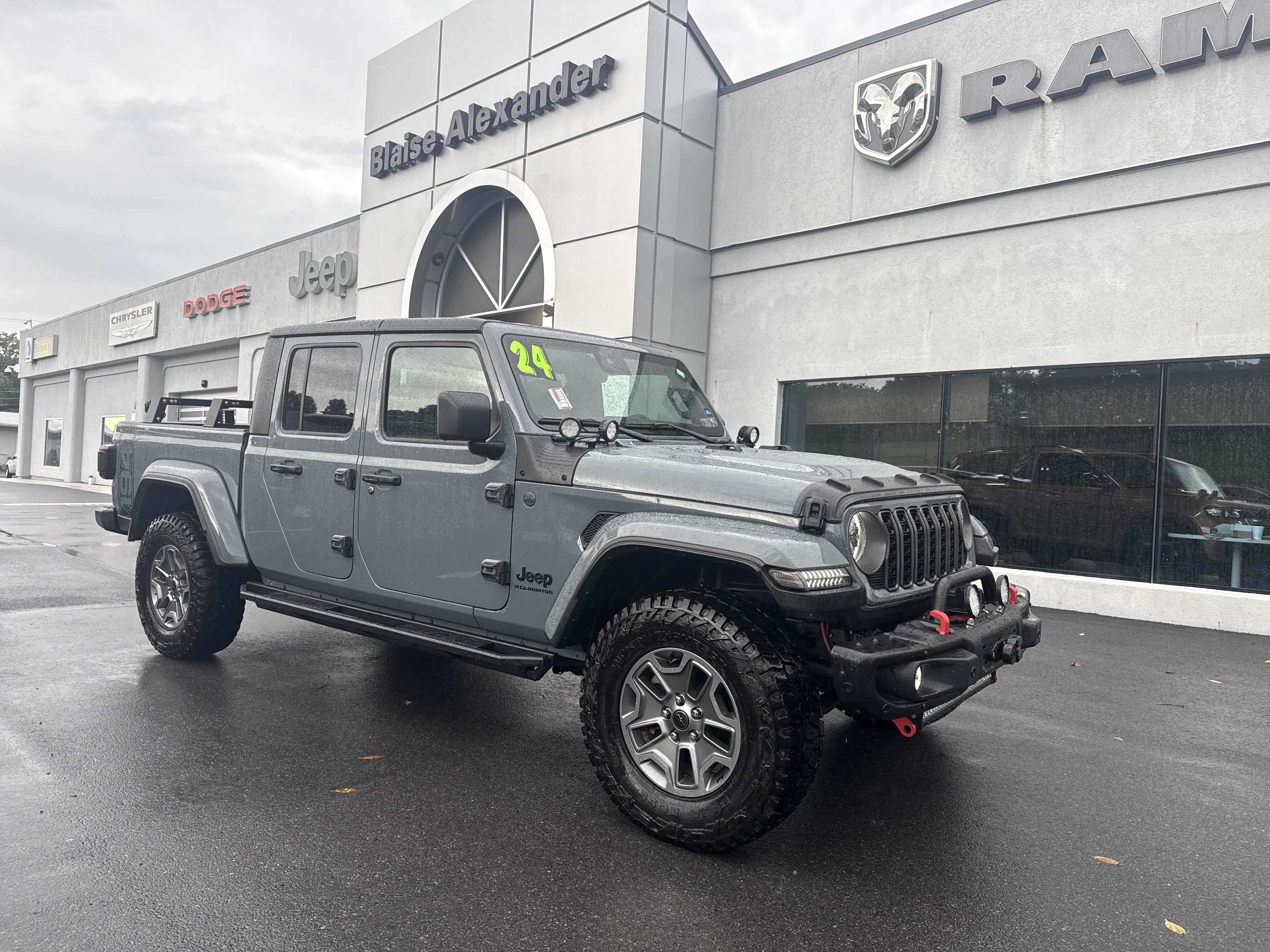 Used 2024 Jeep Gladiator Sport