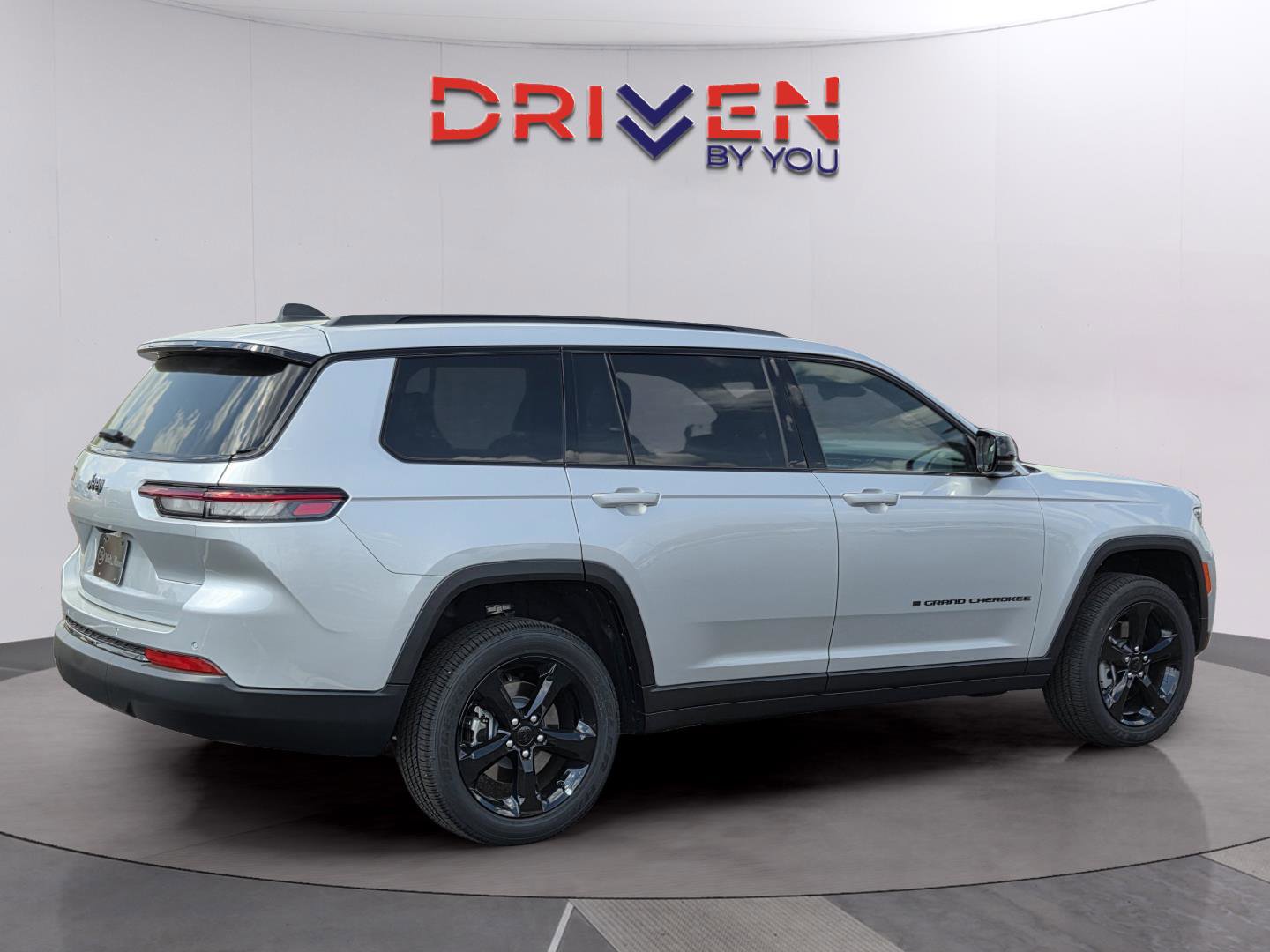 New 2025 Jeep Grand Cherokee L Altitude image 5