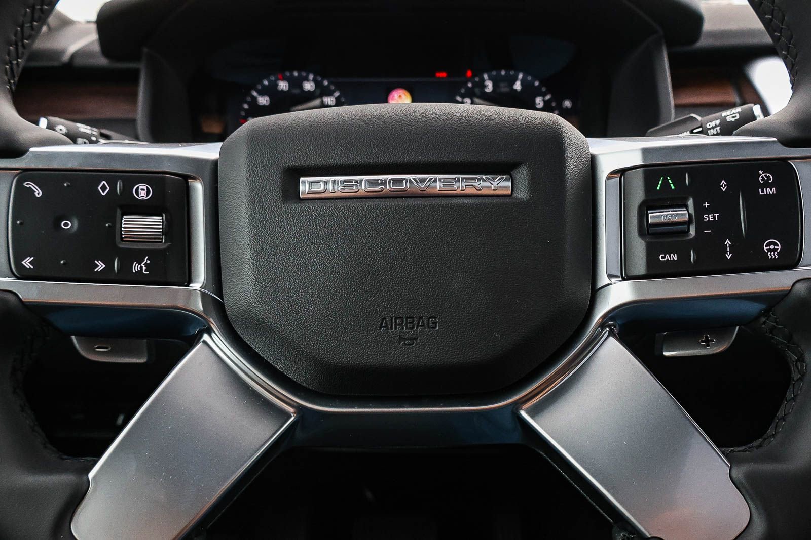 New 2026 Land Rover Discovery S image 36