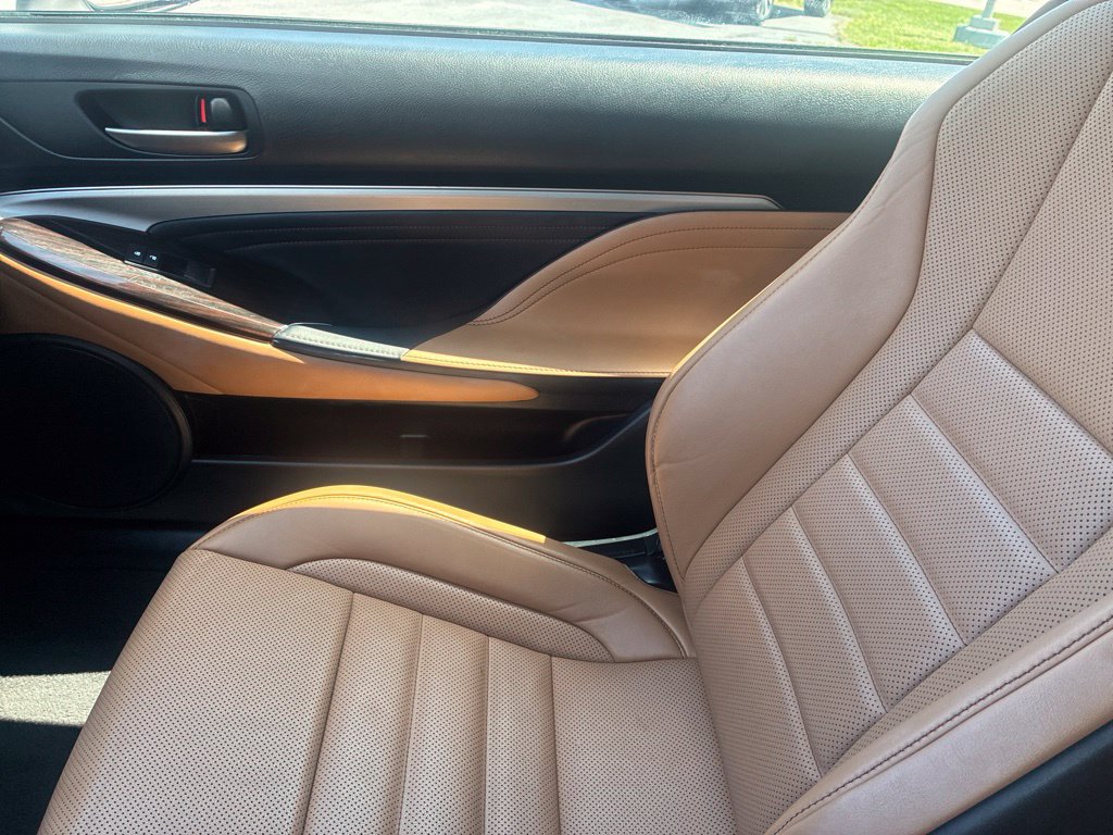 Used 2016 Lexus RC 200t w/ Premium Package RWD image 34