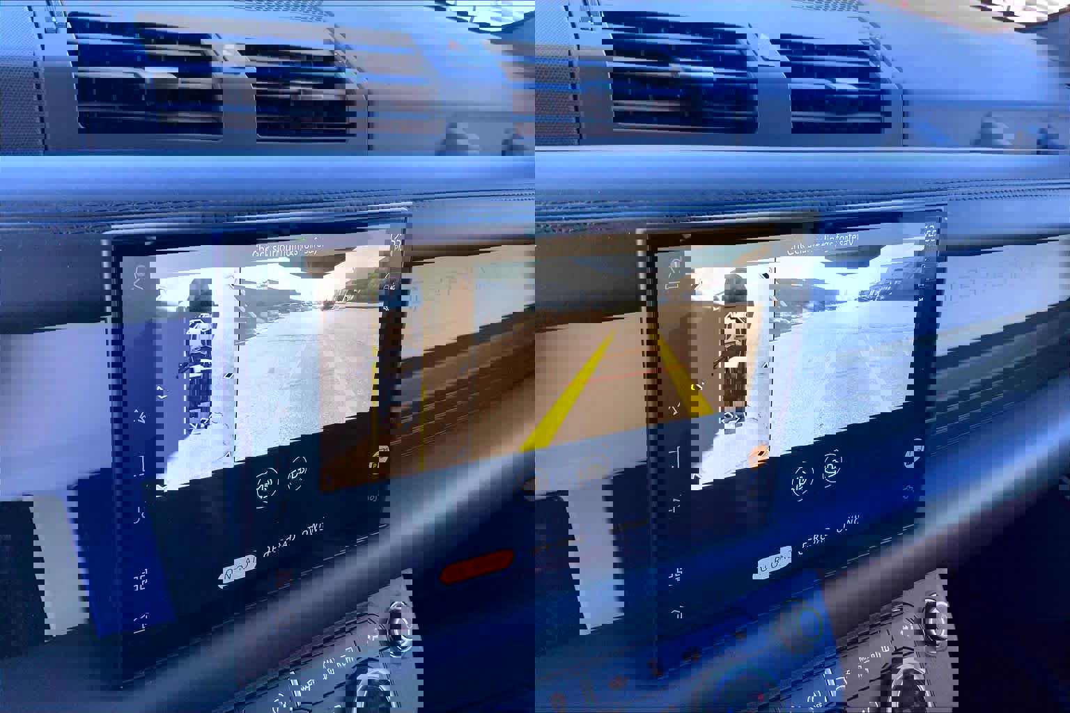 Used 2024 Land Rover Defender 110 SE image 26