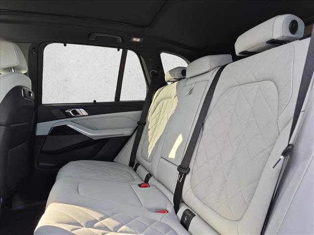 New 2026 BMW X5 xDrive40i w/ M Sport Package AWD/4WD image 16