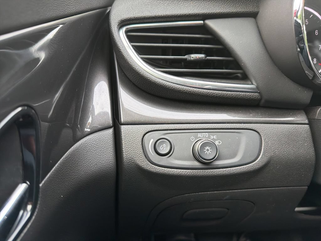 Certified 2018 Buick Encore Preferred FWD image 26