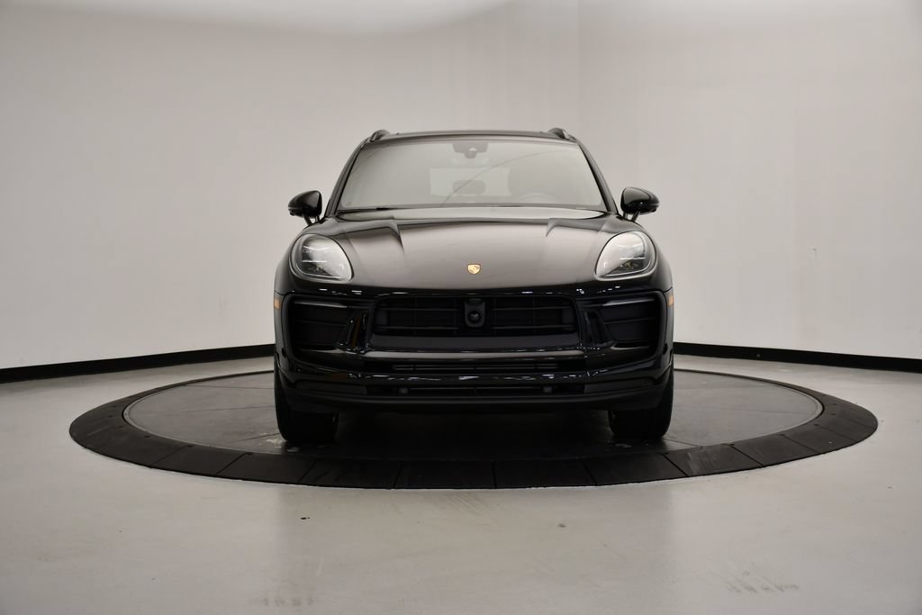Certified 2026 Porsche Macan AWD/4WD image 10