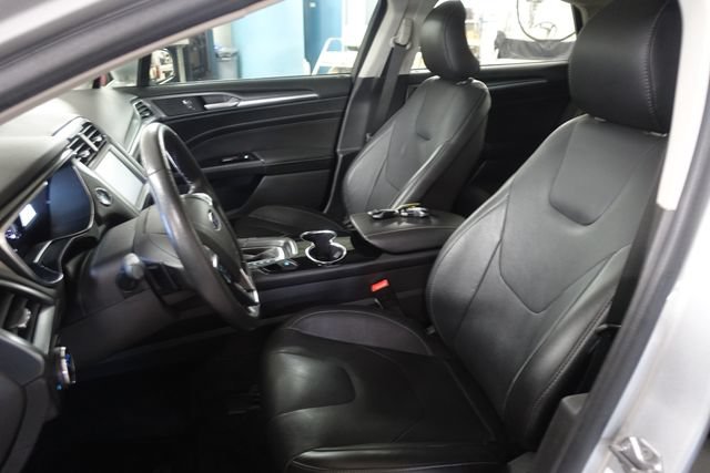 Used 2016 Ford Fusion Titanium FWD image 11