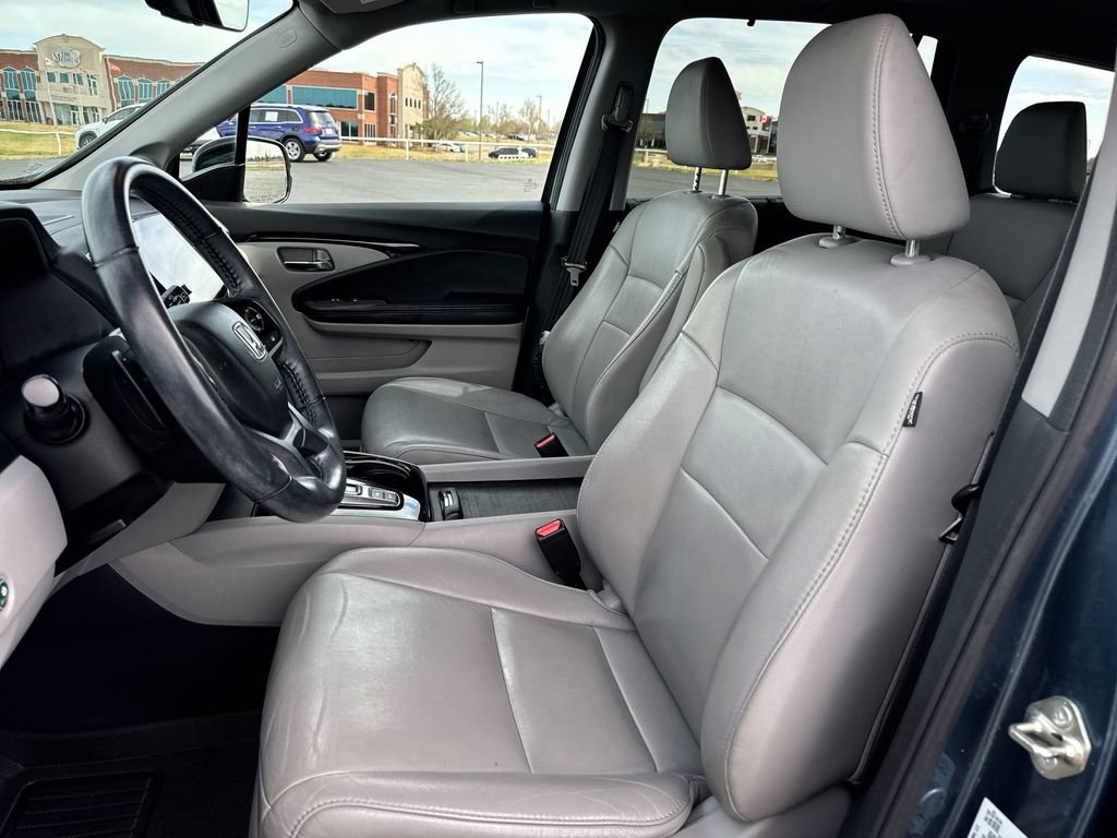 Used 2021 Honda Pilot Touring image 11