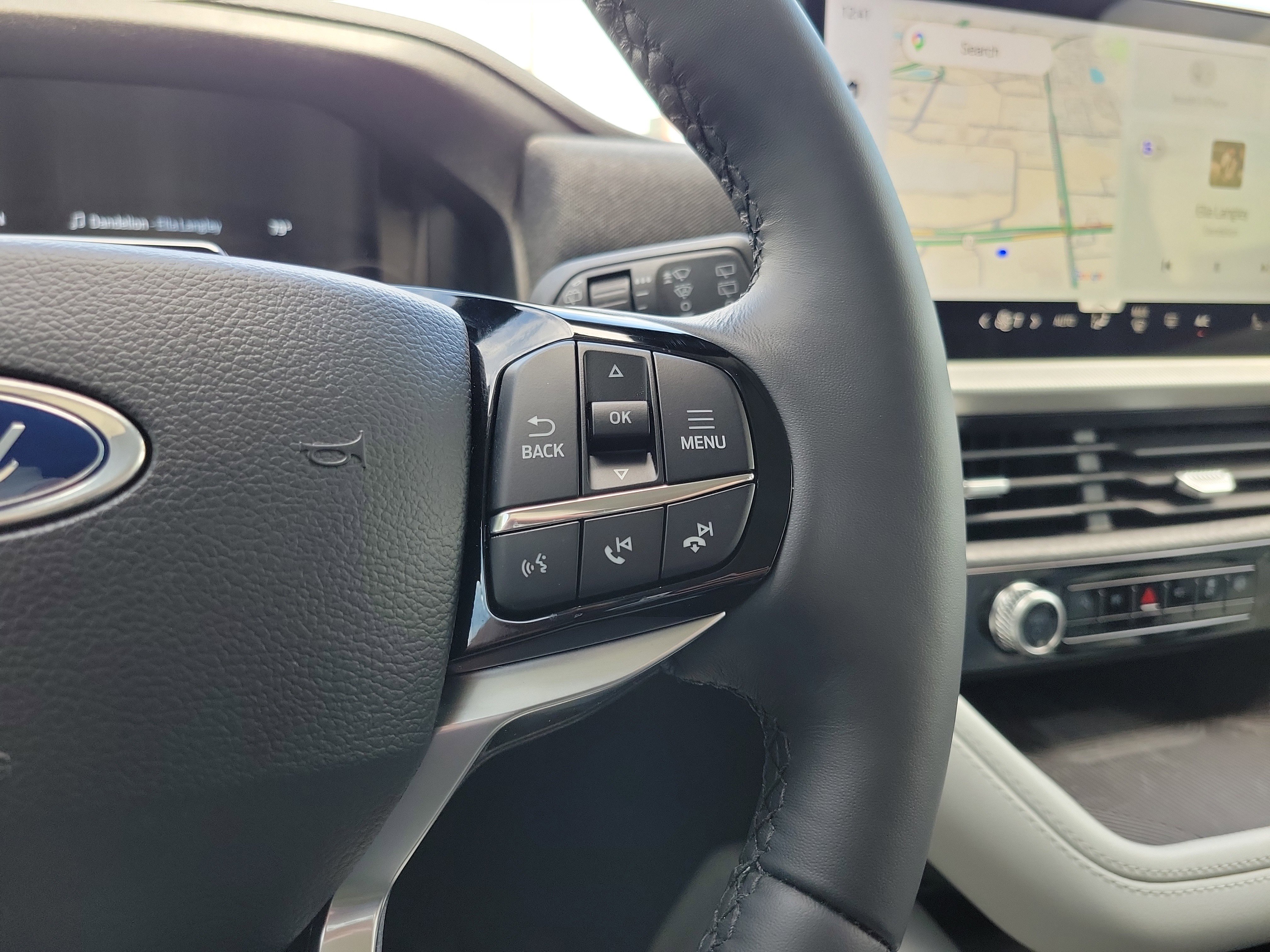 Used 2026 Ford Explorer Platinum w/ LUX Leather Package image 24