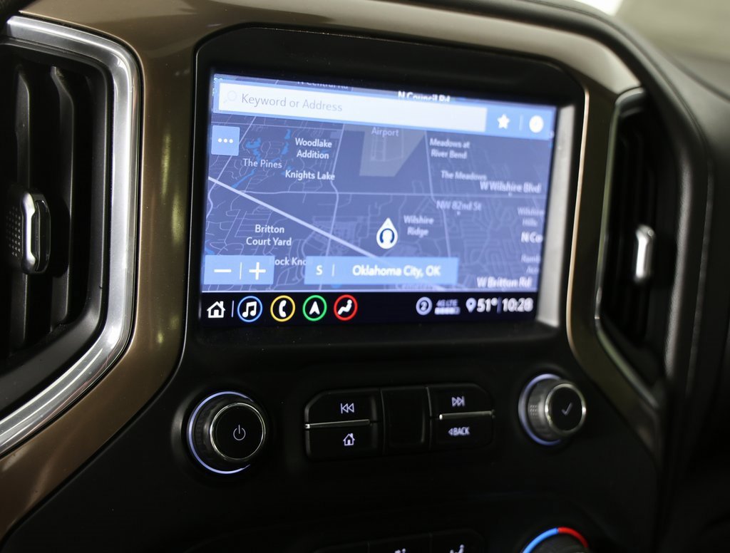 Used 2020 Chevrolet Silverado 1500 High Country w/ Technology Package image 18