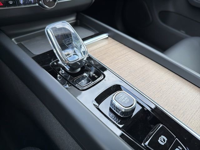 New 2026 Volvo XC60 B5 Ultra w/ Climate Package image 22