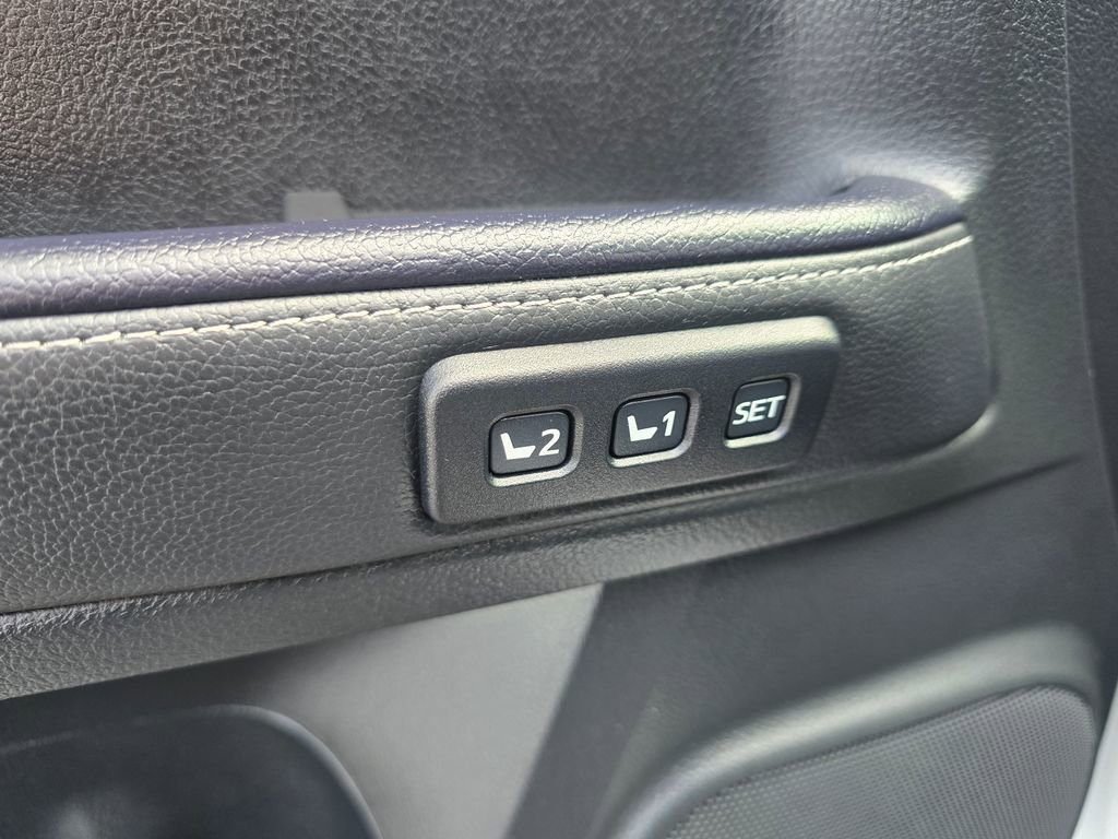 Used 2021 Toyota 4Runner Limited image 18