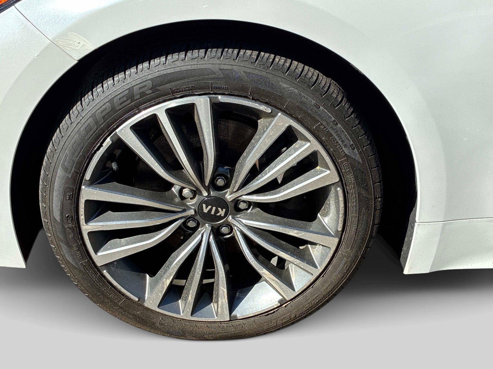 Used 2019 Kia Stinger AWD/4WD image 16