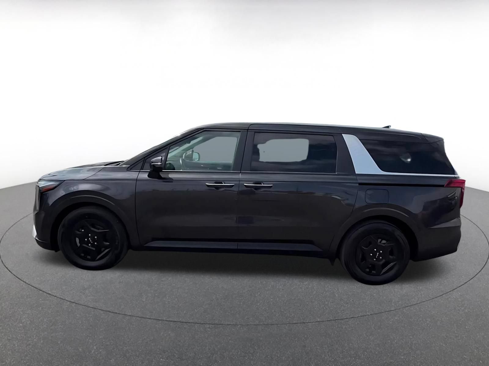 Used 2026 Kia Carnival FWD image 9