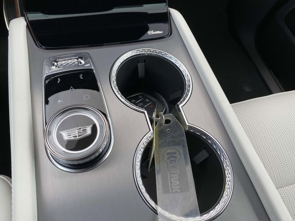 New 2026 Cadillac Vistiq Sport image 18