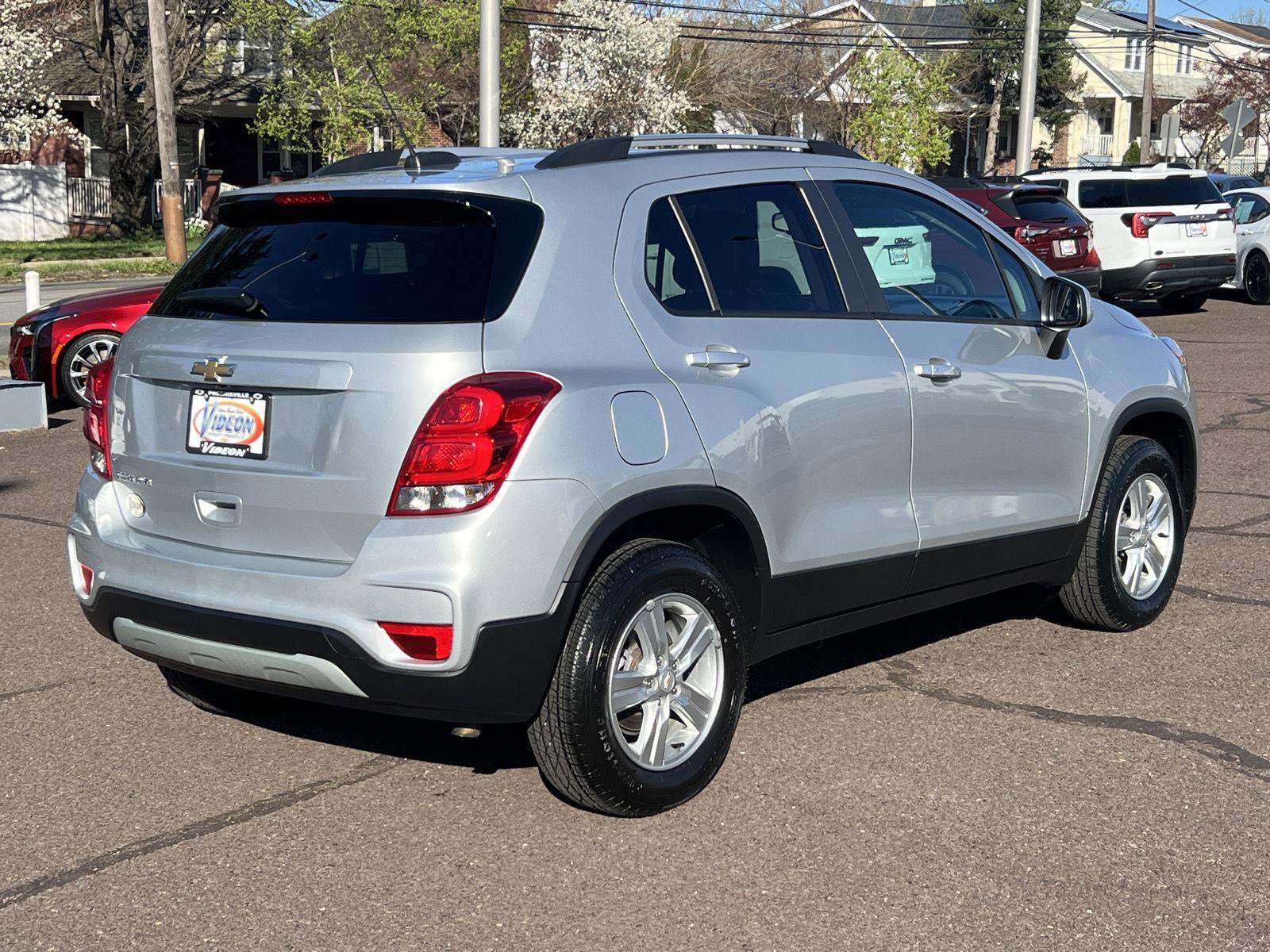 Used 2022 Chevrolet Trax LT w/ LT Convenience Package AWD/4WD image 7