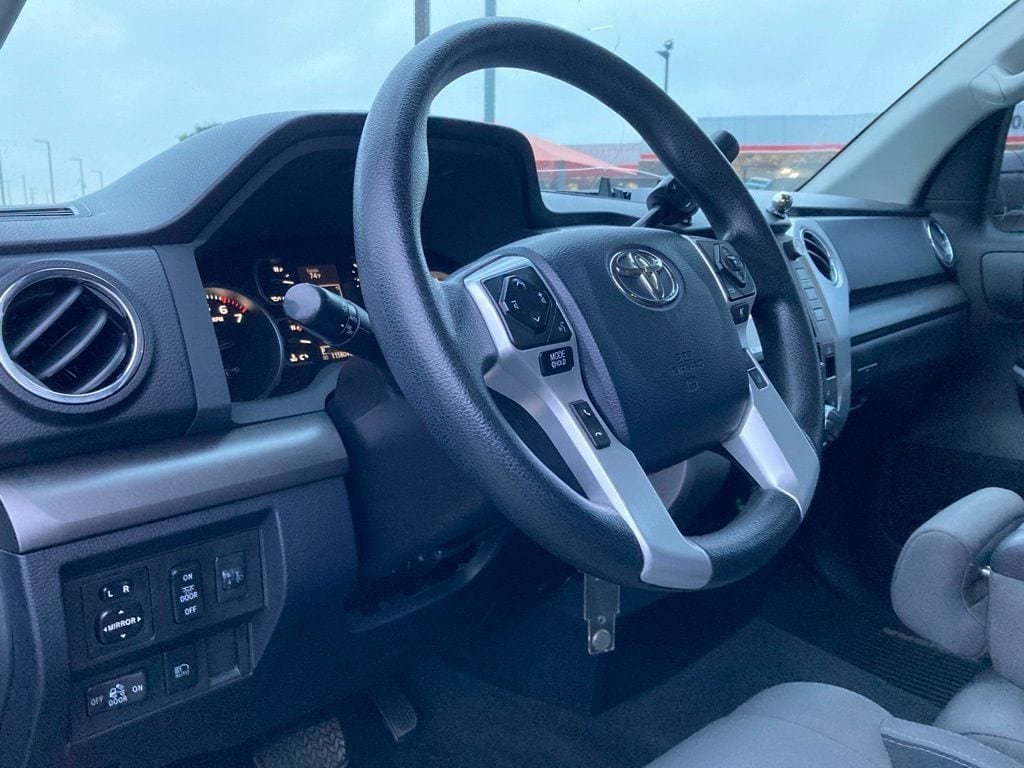 Used 2018 Toyota Tundra SR5 RWD image 9