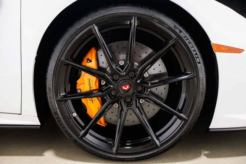 Used 2024 Lamborghini Huracan EVO image 40