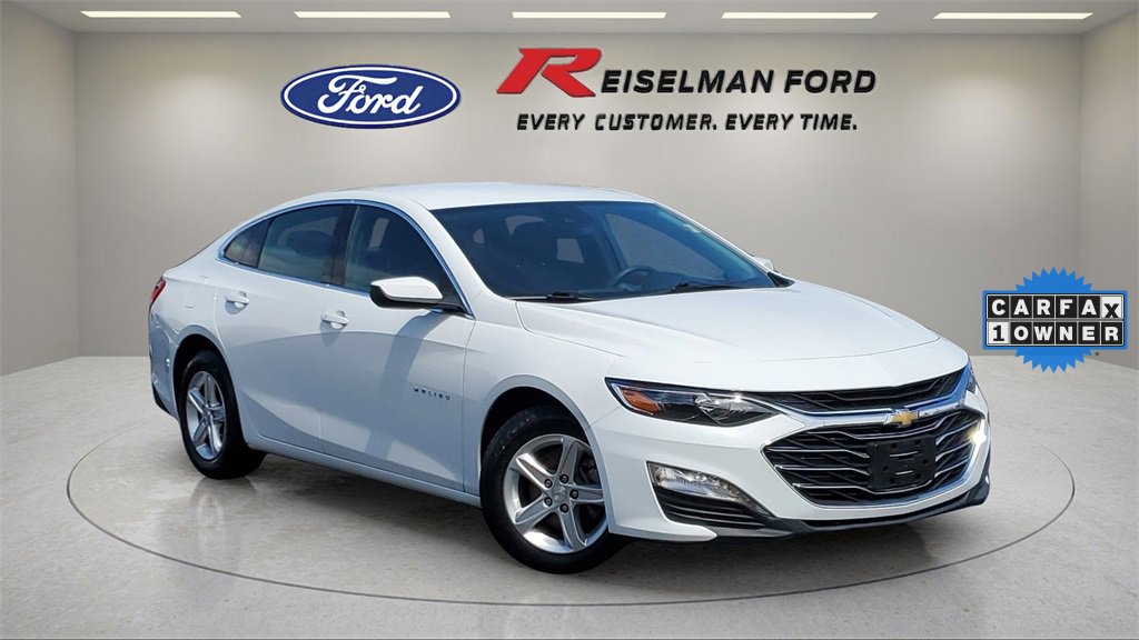 Used 2023 Chevrolet Malibu LT image 1