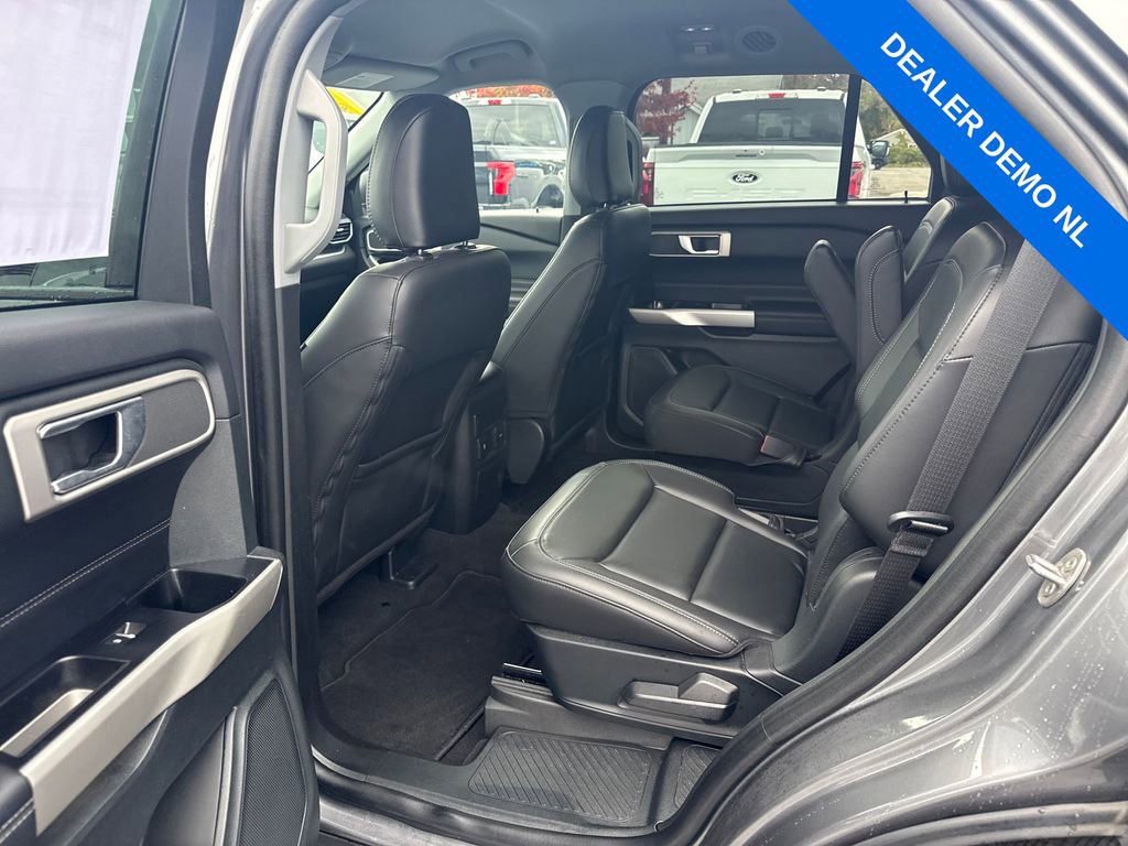 Used 2023 Ford Explorer XLT w/ Equipment Group 202A image 12