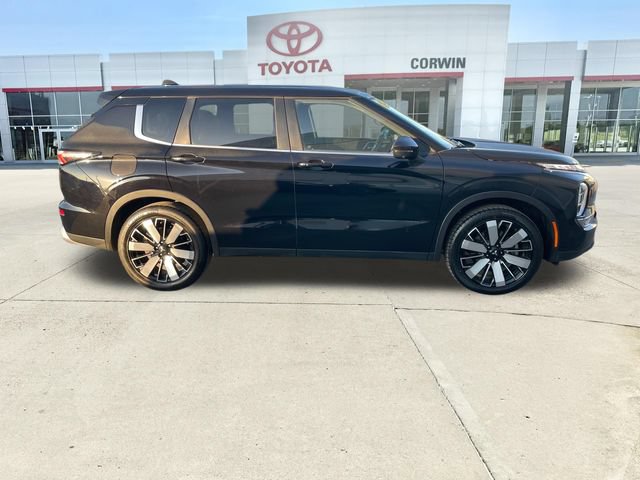 Used 2025 Mitsubishi Outlander SE AWD/4WD image 7