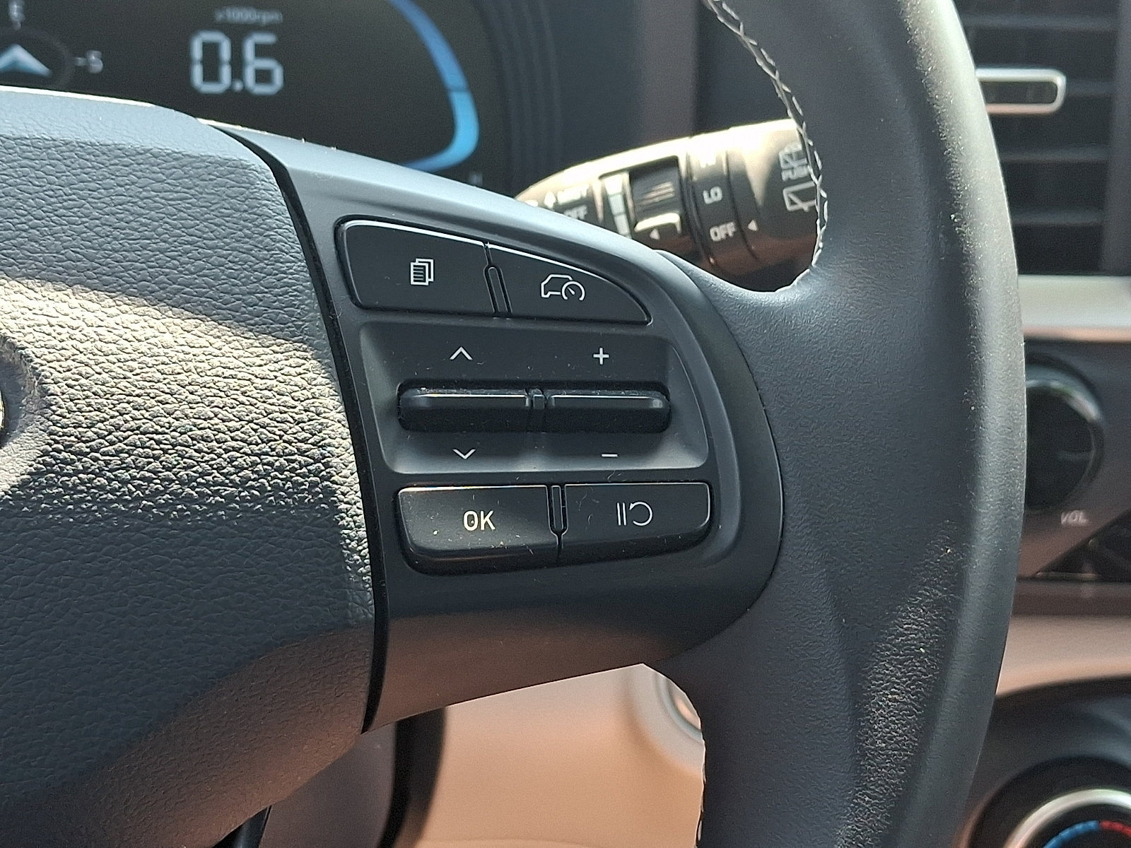 Used 2024 Hyundai Venue Limited FWD image 22