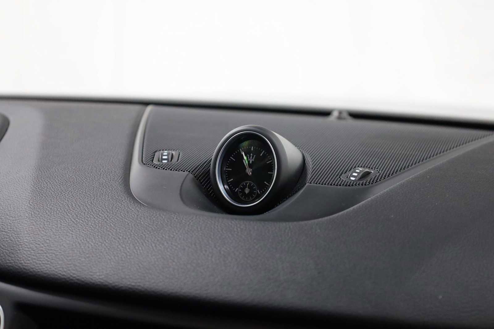 Used 2017 Maserati Levante S image 23