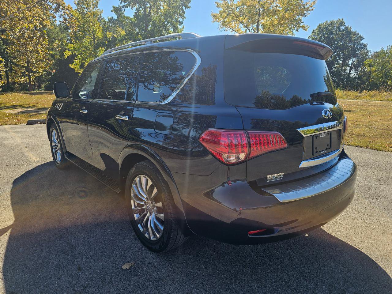 Used 2015 INFINITI QX80 4WD w/ 22" Wheel Package image 7