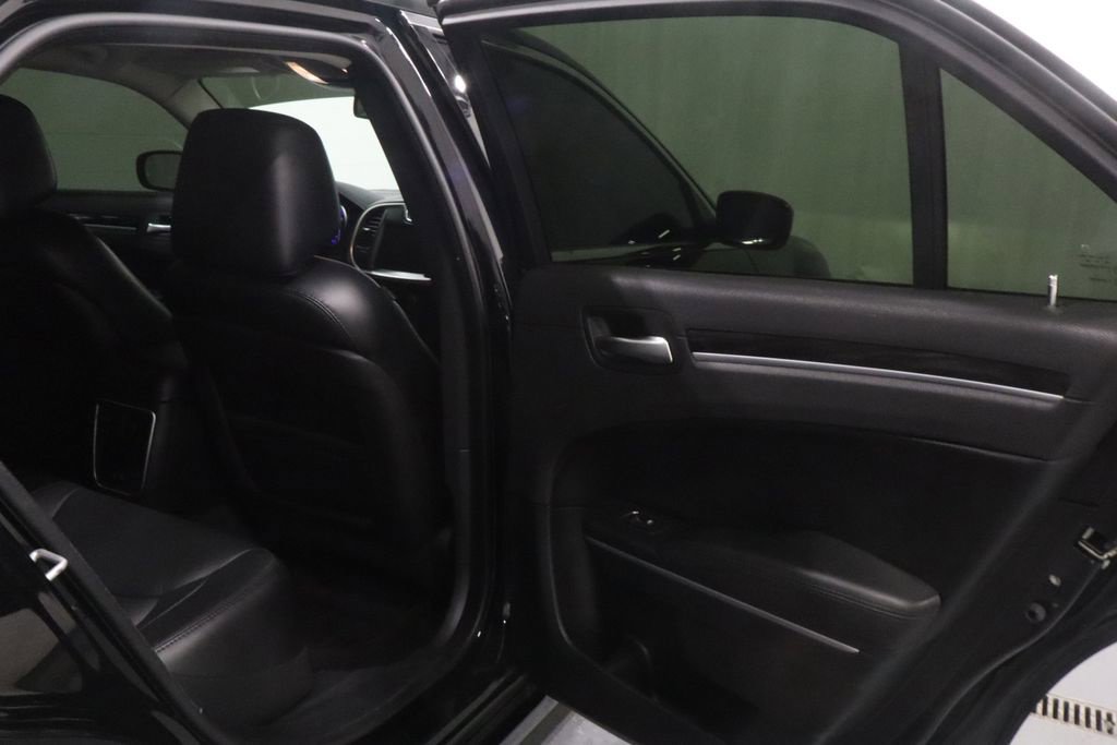 Used 2015 Chrysler 300 Limited AWD/4WD image 18
