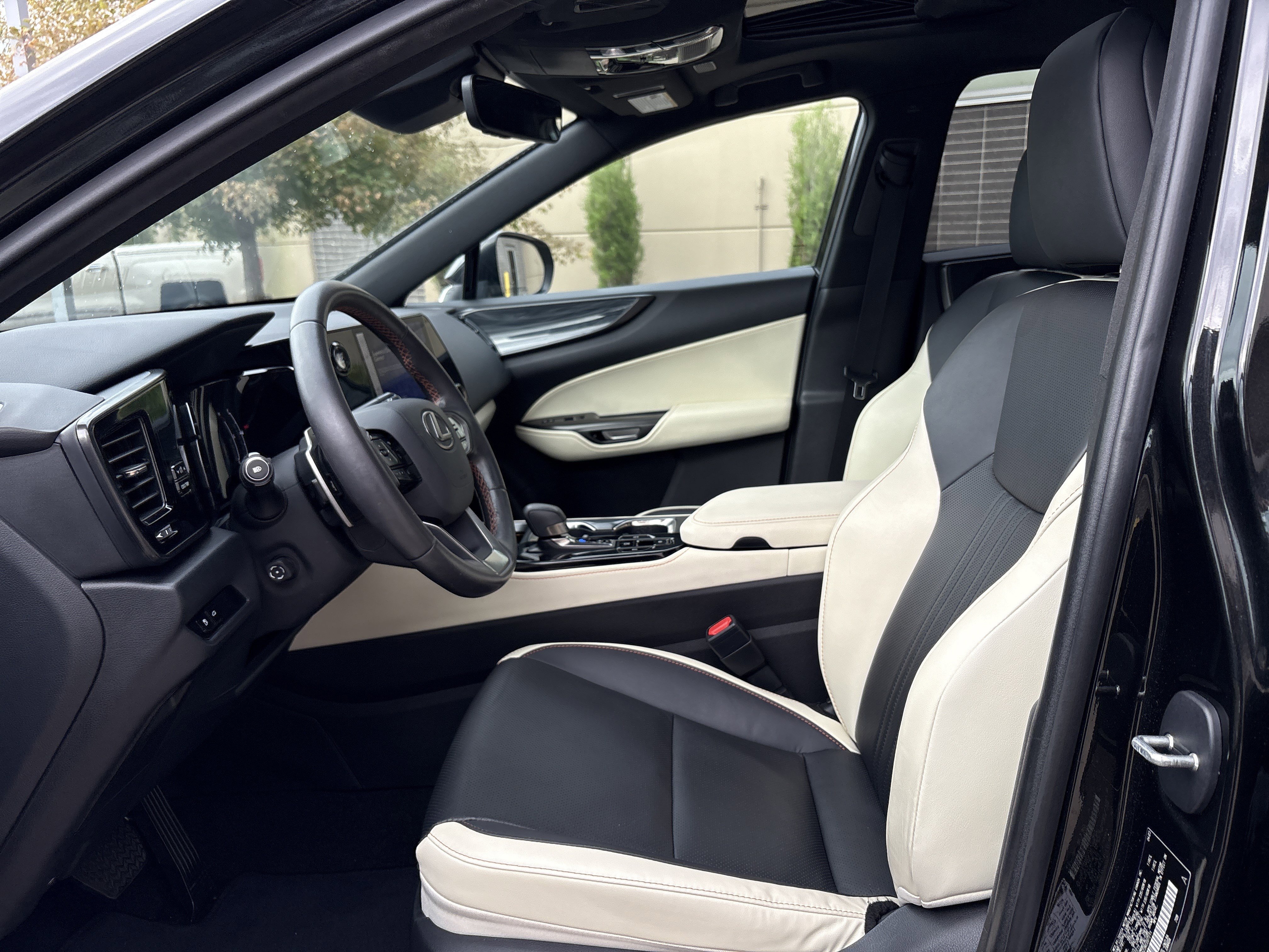 Used 2024 Lexus NX 250 FWD w/ Towing Package (2000 Lbs) image 16