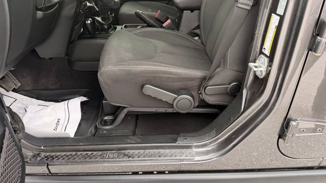 Used 2018 Jeep Wrangler Unlimited Rubicon image 20